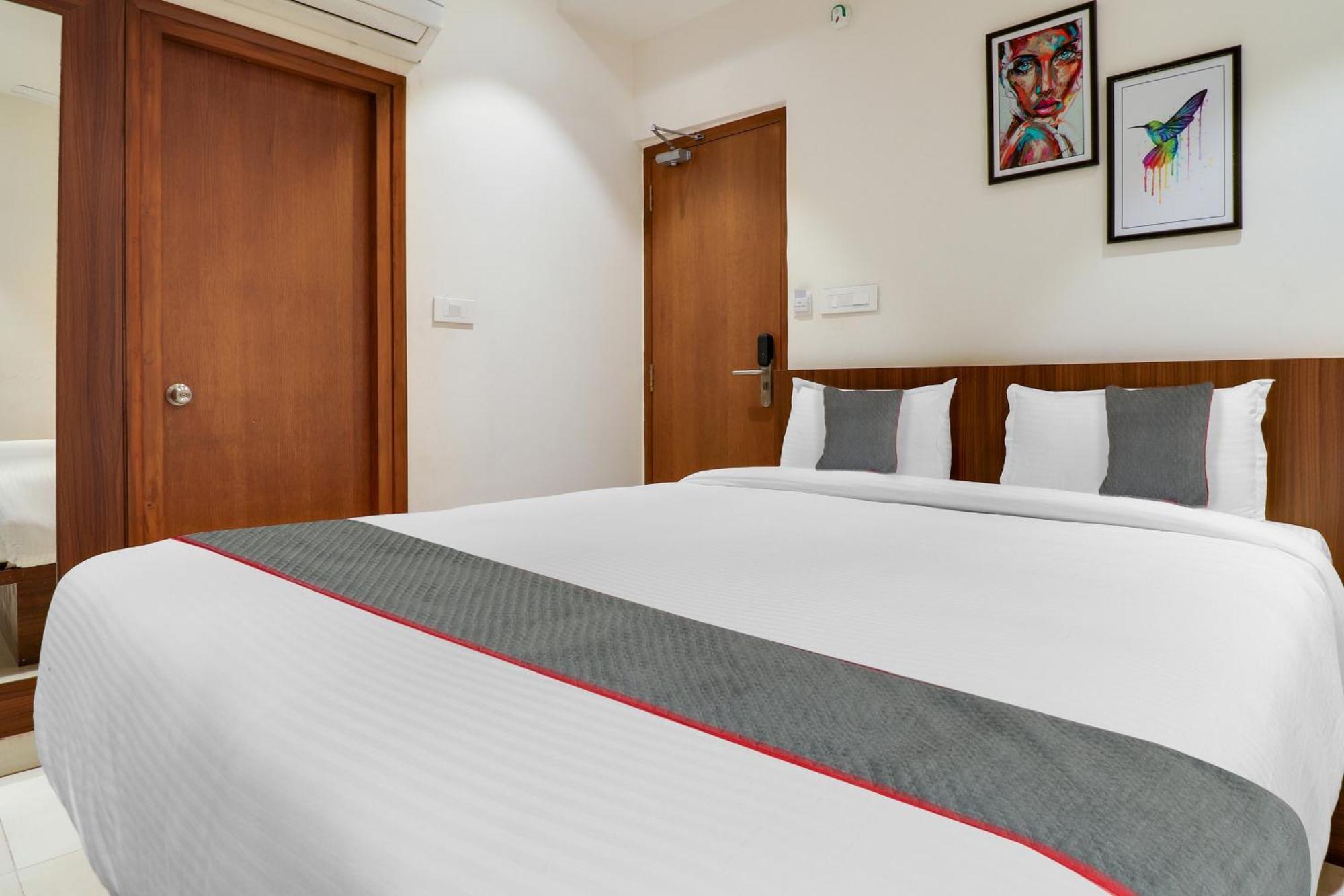 Super Townhouse Rcc Lamps Hotel Visakhapatnam Eksteriør billede