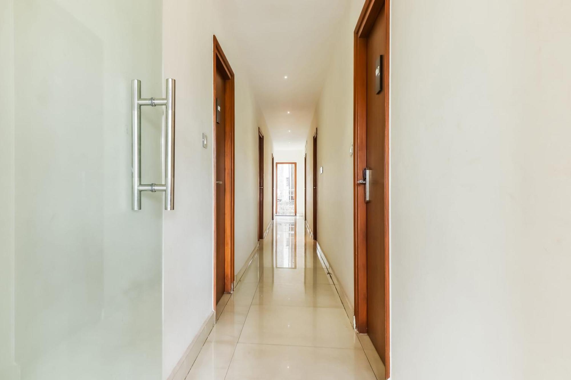 Super Townhouse Rcc Lamps Hotel Visakhapatnam Eksteriør billede